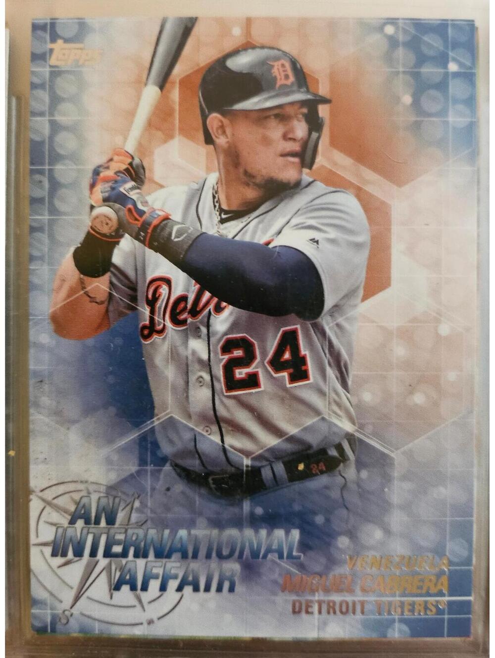 2018 Topps Update BLUE An International Affair #IA-48 Miguel Cabrera Tigers